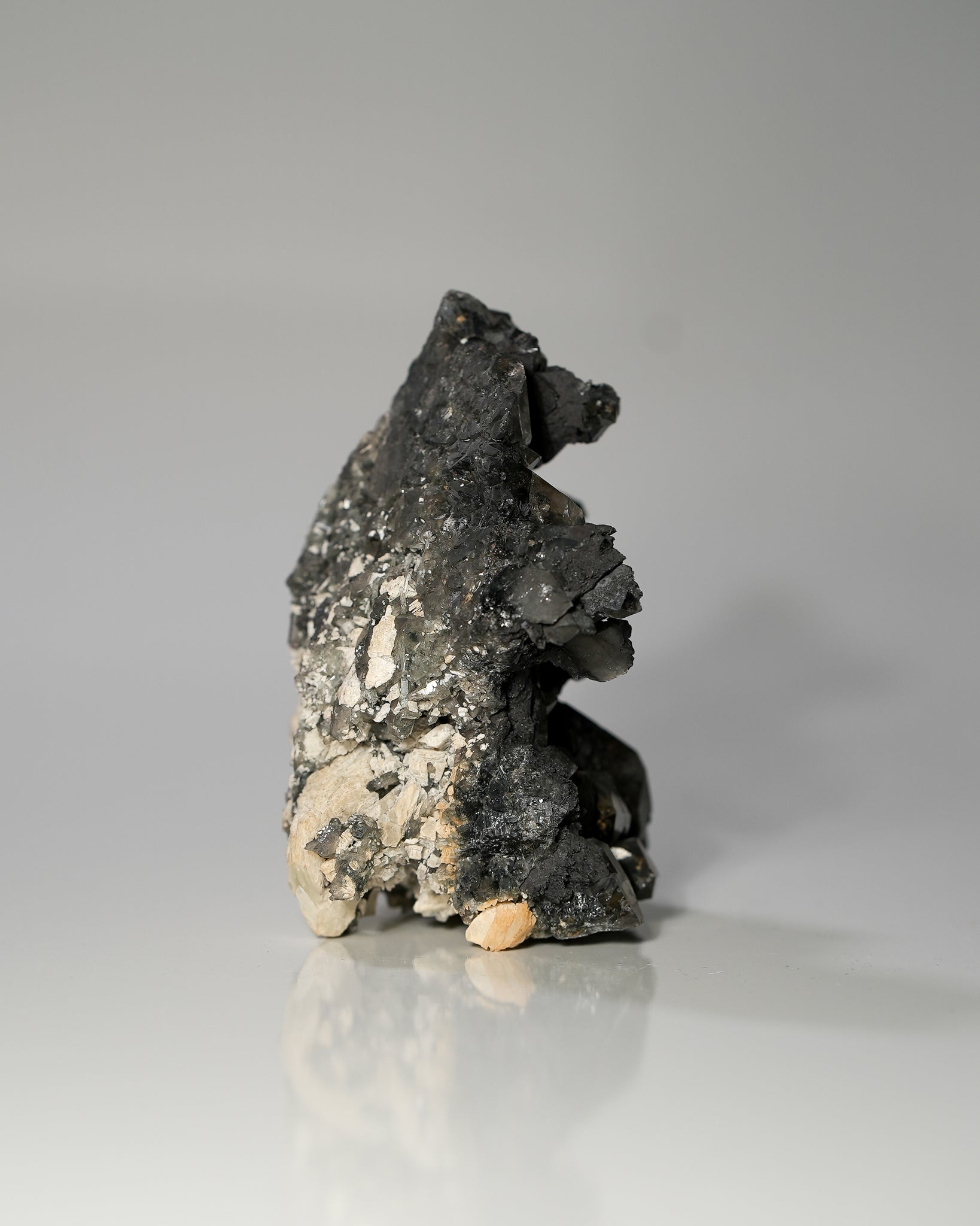 Schorl Tourmaline with Albite on Quartz