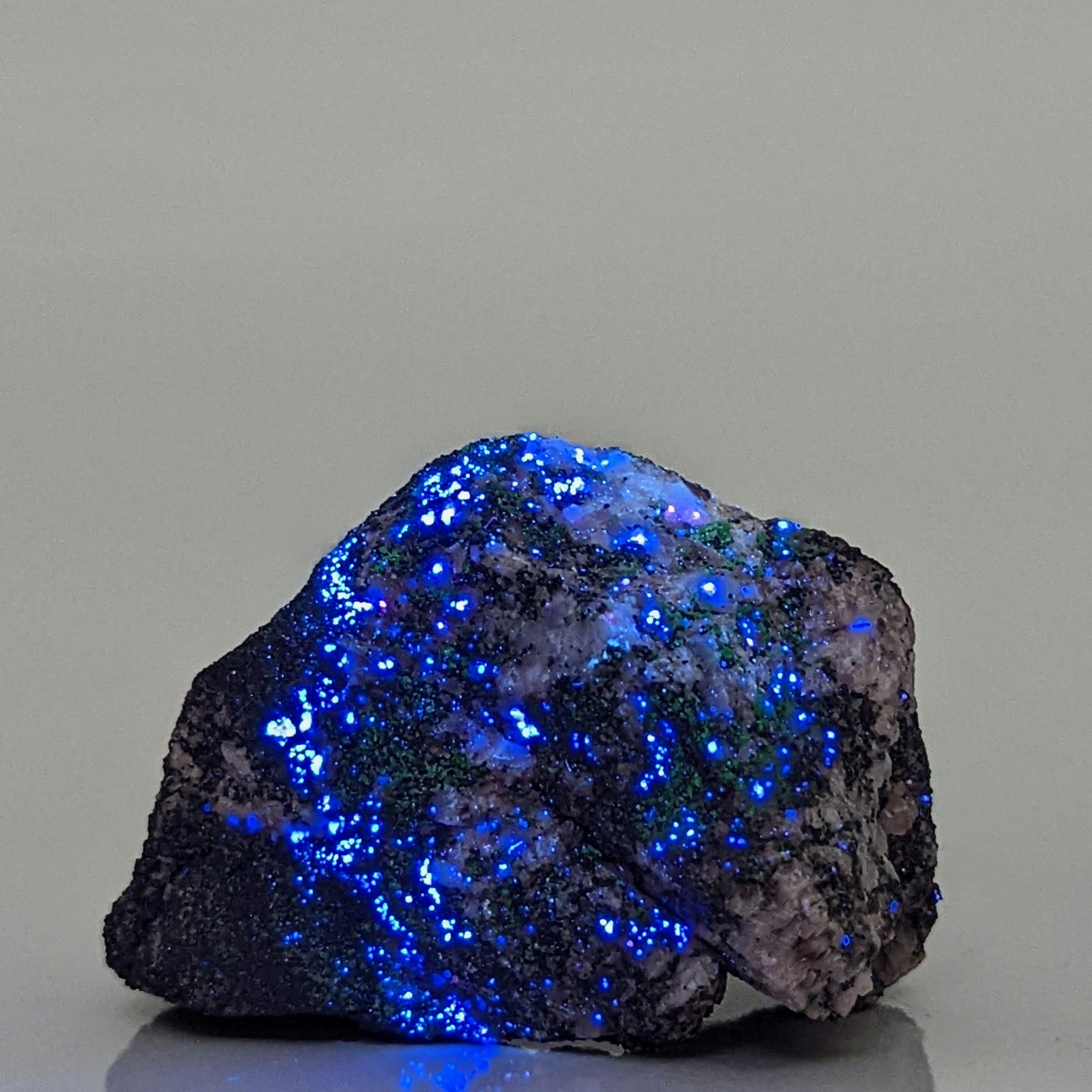 Franklin Mine Willemite Specimen with Fluorescent Calcite Inclusions UV Light